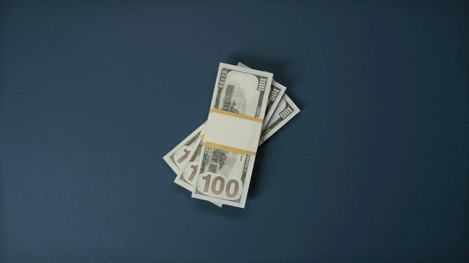 Case Study: The Strategic Use of Credit Cards – How Cardholders Maximize Rewards and Manage Risks