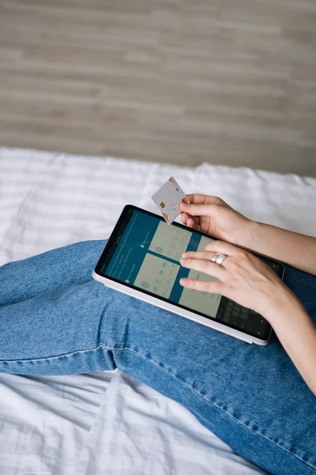 The Practical Credit Card Comparison Checklist: How to Choose Without Getting Burned