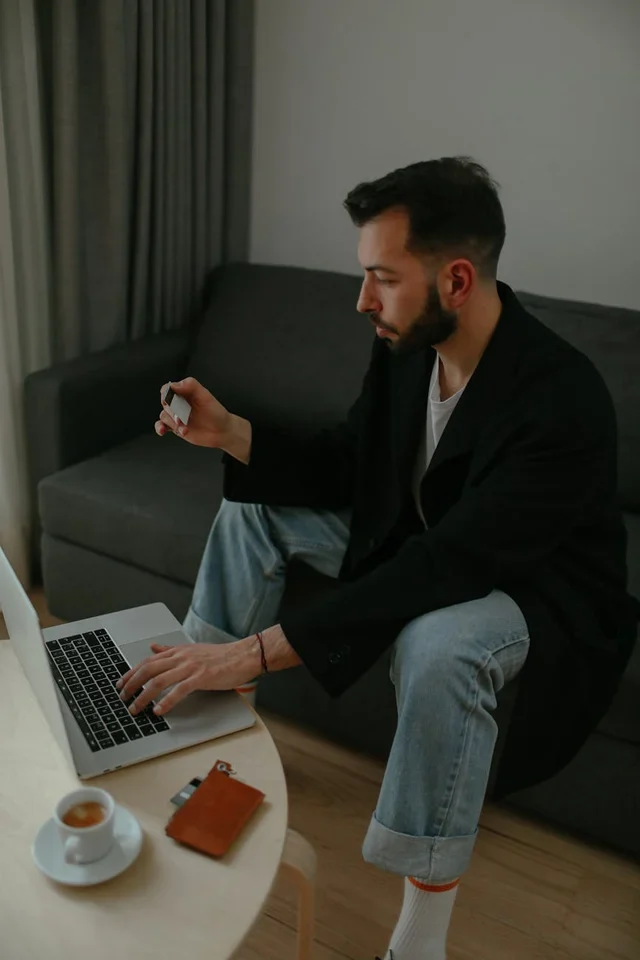 The Ultimate Credit Card Comparison Checklist: How to Choose the Right Card Without Getting Burned